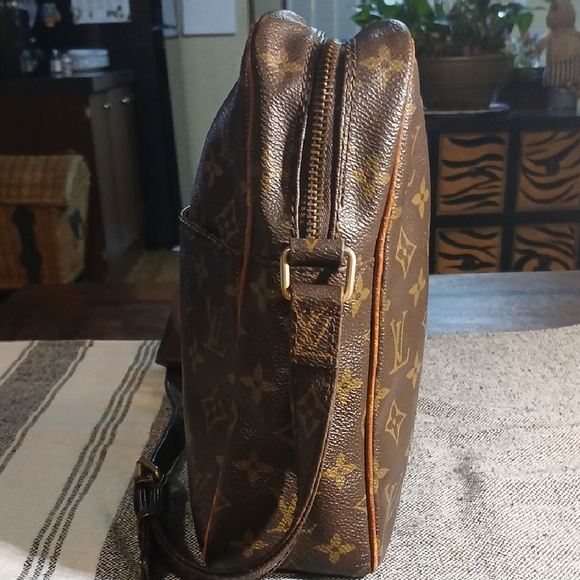 Louis Vuitton Brown Monogram Men's Bag - Picture 3 of 16